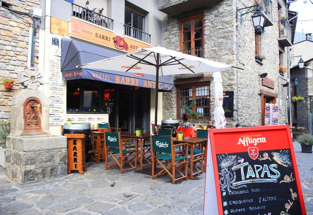 Barri Antic Hostel & Pub Andorra la Vella Bagian luar foto